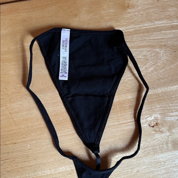 Victoria’s Secret Happy New Year V String Thong - Picture 7 of 11